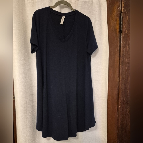 Zenana Premium Women's Lg. Navy V-Neck Dress Short Sleeve Pullover Lagenlook EUC - Picture 1 of 4